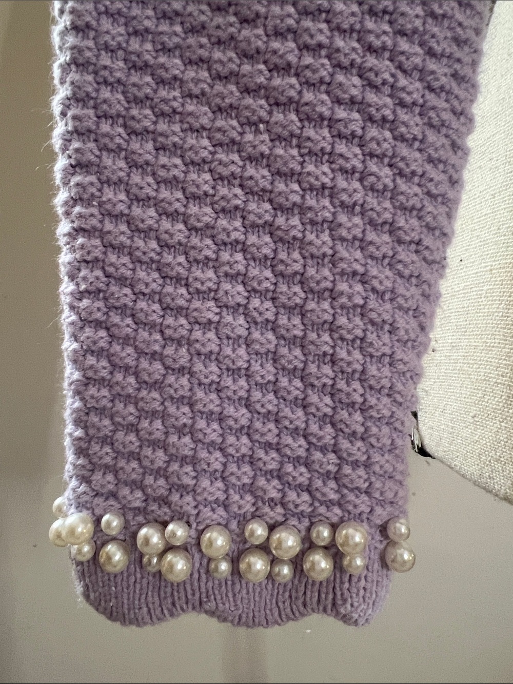 ☔️🪻🪁⚛️House of Harlow 1960 Lavender Pearl-Trim Cropped Knit Cardigan - Picture 4 of 9